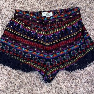 Lace detailed shorts!